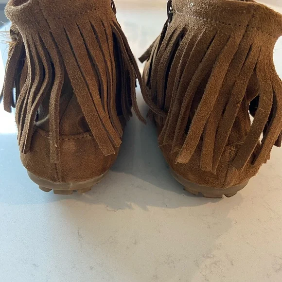 Minnetonka Moccasins - Picture 3 of 8